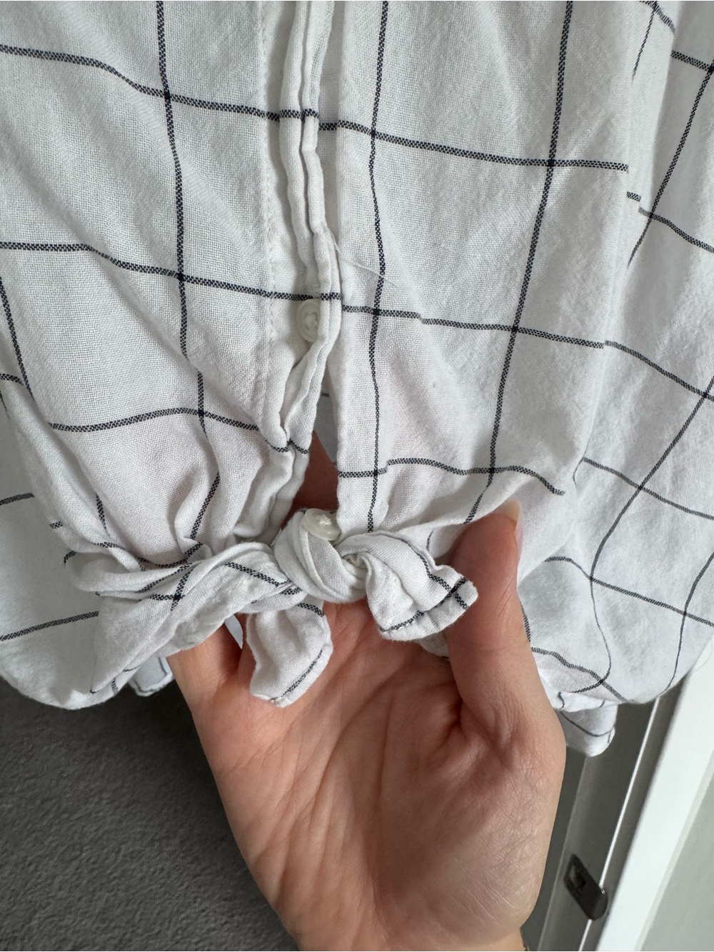 H&M White Button-Up Windowpane Shirt - Picture 3 of 3
